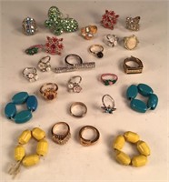 (25) Costume Jewelry Rings