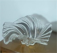 Crystal bowl with water splash shape