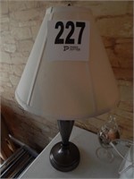 METAL BASE LAMP 26"