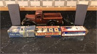 E3) WOOD TRUCK, VINTAGE POKER CHIPS AND POWERED