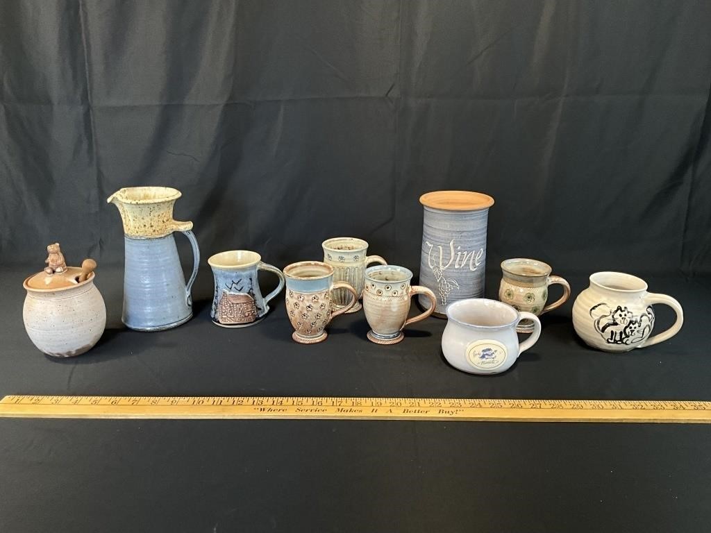 Lot of nice pottery items