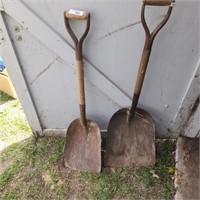 Vintage Scoop Shovels - Lot of 2