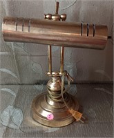 Vintage Brass Desk lamp - Missing one hinge On Lig