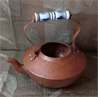 Vintage Copper Kettle With Blue And White Delft Ha