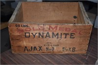ANTIQUE DYNAMITE WOOD CRATE ! -G-1