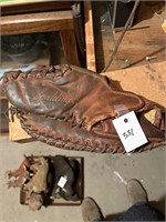 Vintage Spaulding 1st baseman mitt