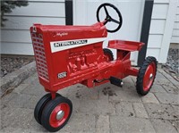 International 1026 Pedal Tractor