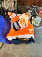 University Of Tennessee Jackets & Ponchos(Garage)