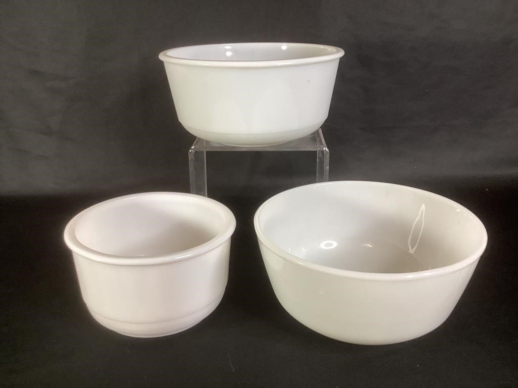 Milk Glass Mixing Bowls Set