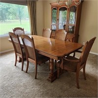 Vintage Dining Table w/ 6 Chairs