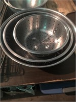 3 Stainless Colanders