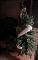 SMALL FAKE CHRISTMAS TREE & CANDLE LUMANARIE