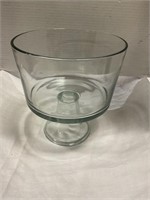 Glass pedestal serving bowl