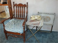 WOODEN ARM CHAIR, TWO VINTAGE TV TRAYS