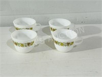 4 Pyrex Coffee mugs