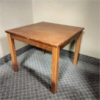 Square End Table 24"x20"h           (R# 213)