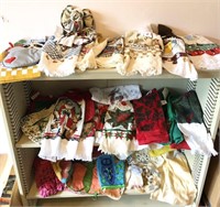 Lot of Vintage Towels & Pot holders