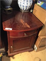 Wood end table 19 in by 28 in by 25 in one drawer