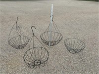 4 Wire Hanging Planters, 1 W/Out Hanger