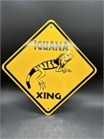 Iguana Xing Wall Decor Sign