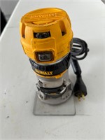 DEWALT ROUTER DWP611