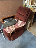 RECLINER WITH COVER