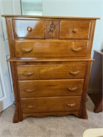 Virginia House Maple 6-Drawer Chest of Drawers,