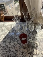 VARIOUS VINTAGE GLASSES INCL. 1 RUBY RED