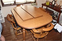 DINING ROOM TABLE W/4 CHAIRS AND LEAVES