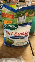 Scott’s Turf Builder Halts Crabgrass Preventer