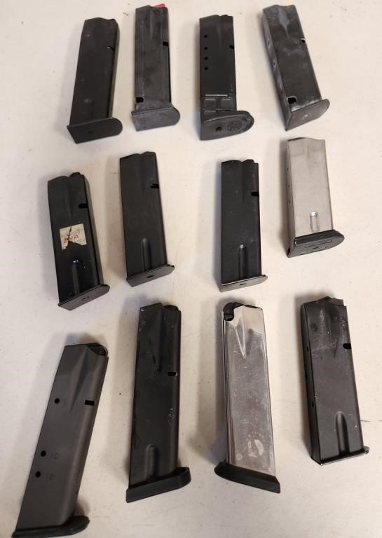 P - LOT OF 12 MIXED  AMMO MAGS (Q47)