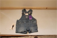 New size 4 child girl's overalls