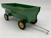 John Deere Flarebox Wagon 1/16 Scale