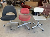 (3x) Assorted Rolling Office Chairs, One by Knoll