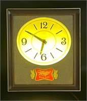 VTG MILLER BEER LIGHT UP CLOCK