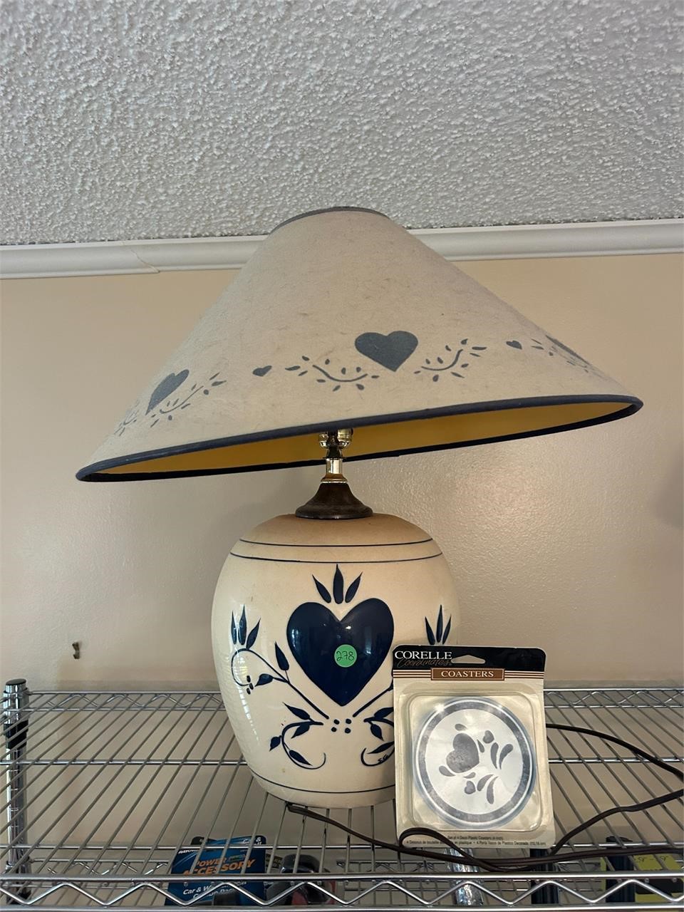 Vintage Americana-style Lamp w/matching Corelle Co