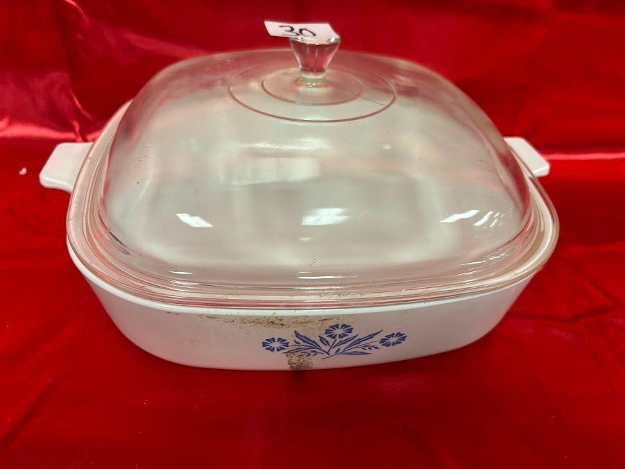 Corning ware casserole dish w/ lid, 10 inch