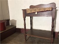 1 Drawer Walnut Washstand