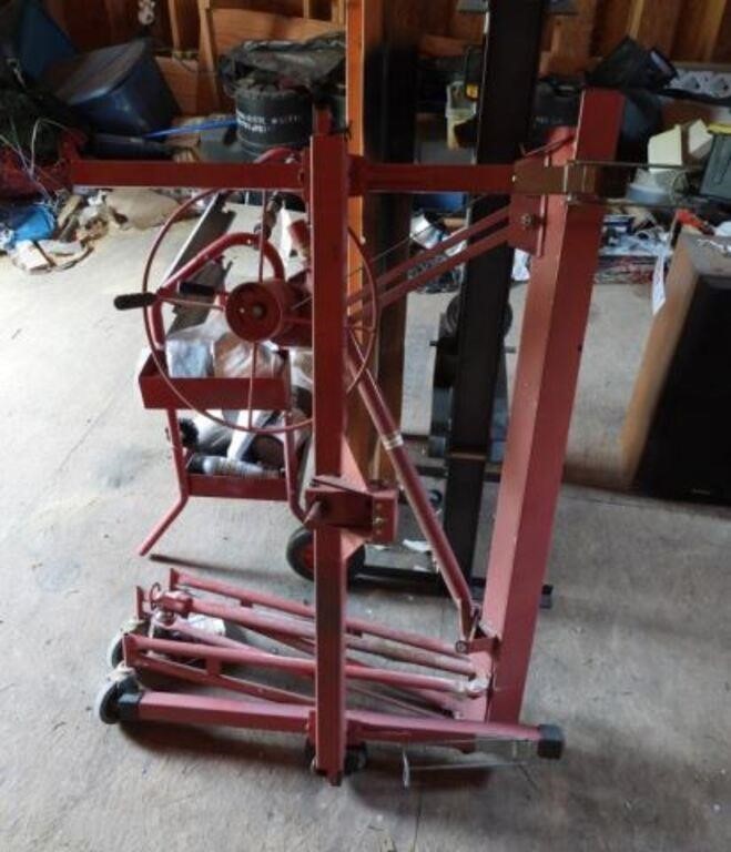 Hose reel lift