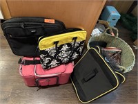 LARGE LOT OF BAGS / PICNIC MORE