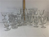 Vintage Glassware 18 Pieces
