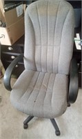 PNEUMATIC OFFICE CHAIR NEEDS CLEANED