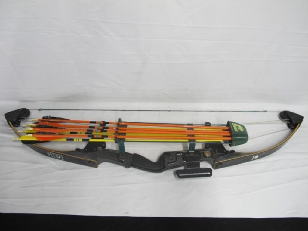 VINTAGE BEAR POLAR LTD COMPOUND BOW W/ ARROWS