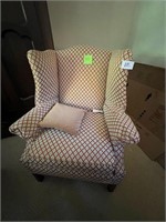 LOVELY ARM CHAIR