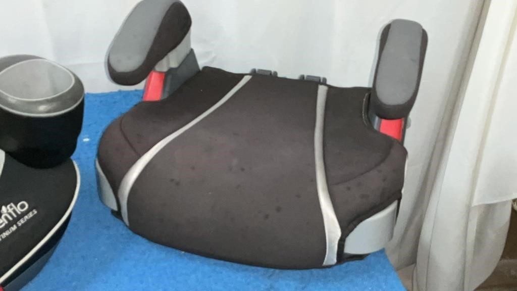 CarBooster seats
