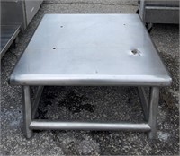 EQUIPMENT STAND CUSTOM ALL STAINLESS STEEL