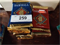 27 Sealed packs Donruss '92 MLB trading cards