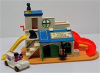 1976 Sesame Street Clubhouse #937 Fisher Price +
