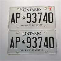 Pair Ontario Licence Plates (AP93740)