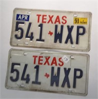 Pair Texas Licence Plates(541 WXP)